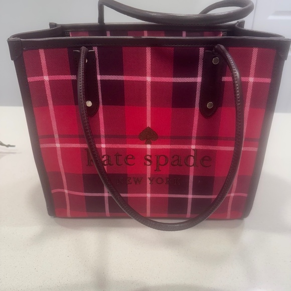 Kate Spade purse - Picture 1 of 3